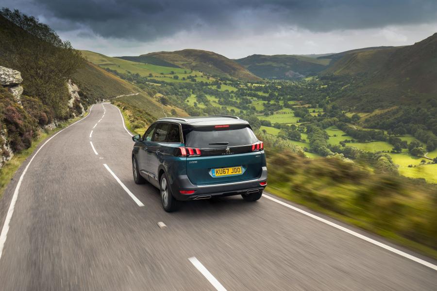  Peugeot 5008 GT Line 2017 года  (UK) (фото 24 из 30)